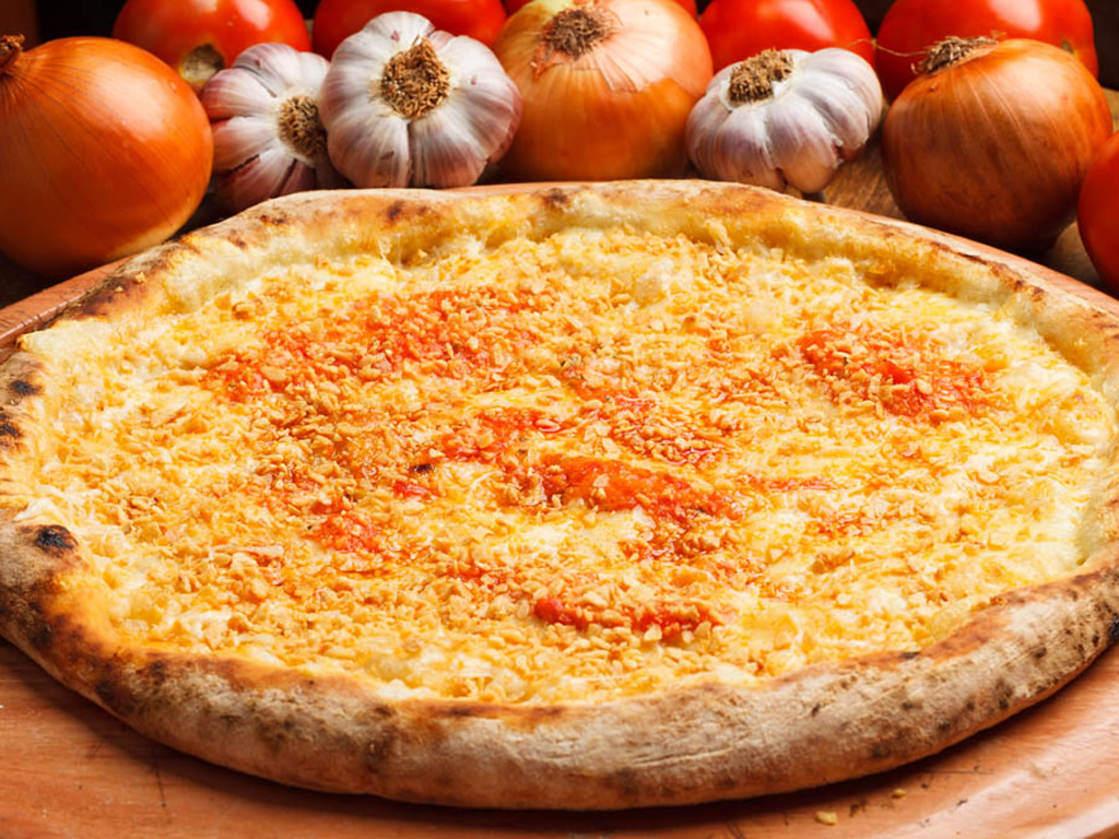 Pizza Alho — Alho frito com mussarela