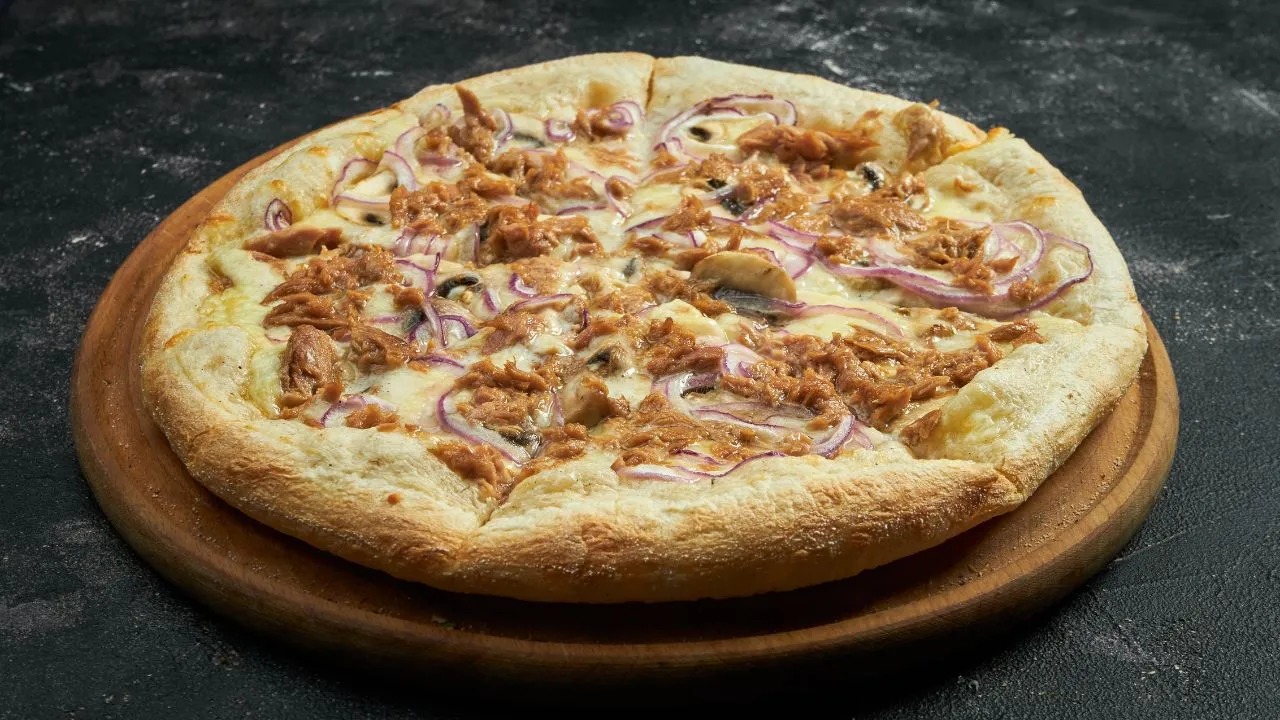 Pizza Atum — Atum e cebola
