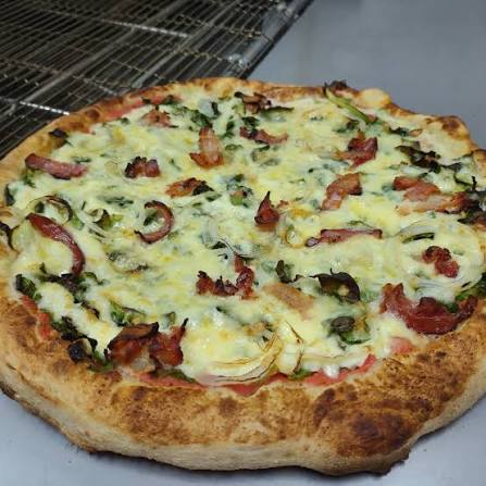 Pizza Escarola — Escarola, bacon e mussarela