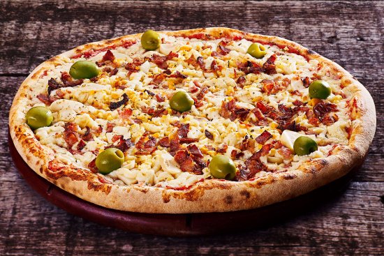 Pizza Francesa — Presunto, champignon, bacon, ovos e requeijão cremoso